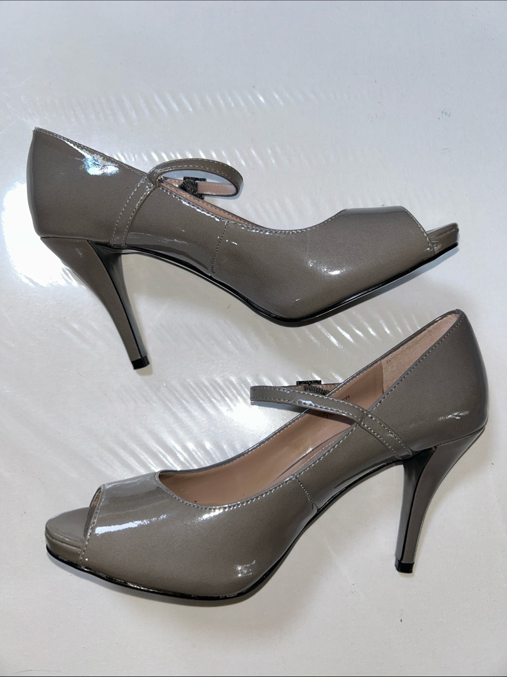 Tahari Metallic Mary Jane Gray Patent Leather Slingback Peep Toe Heels